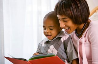 Những lời khuyên tuyệt vời về việc đọc sách cho con từ tác giả Russ Walsh  